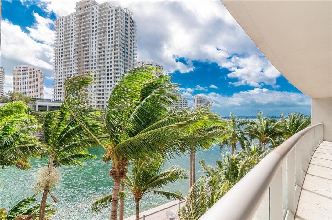 465 Brickell Avenue Bay 419, Miami, FL 33131 — photo 3 of 54