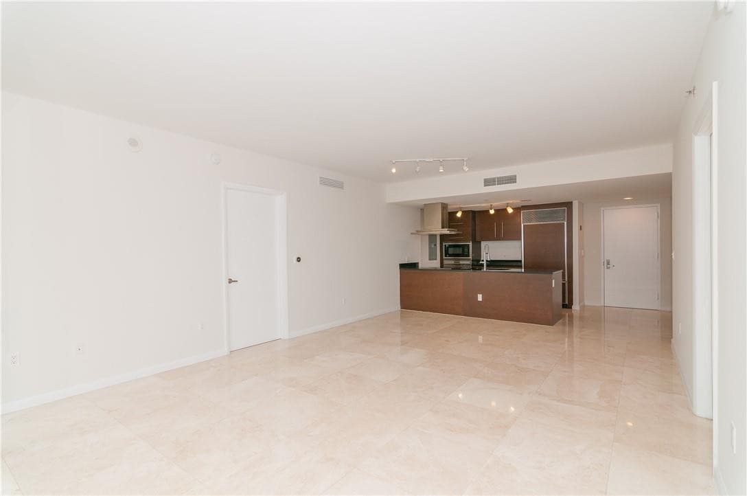 465 Brickell Avenue Bay 419, Miami, FL 33131 — photo 11 of 54
