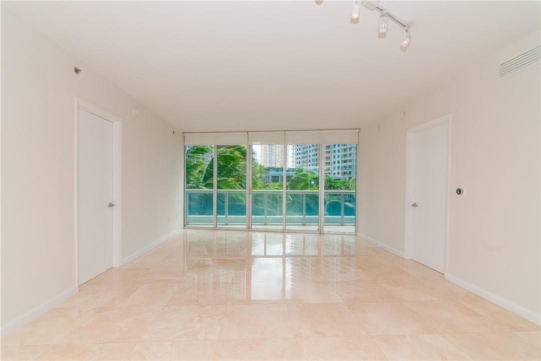 465 Brickell Avenue Bay 419, Miami, FL 33131 — photo 17 of 54