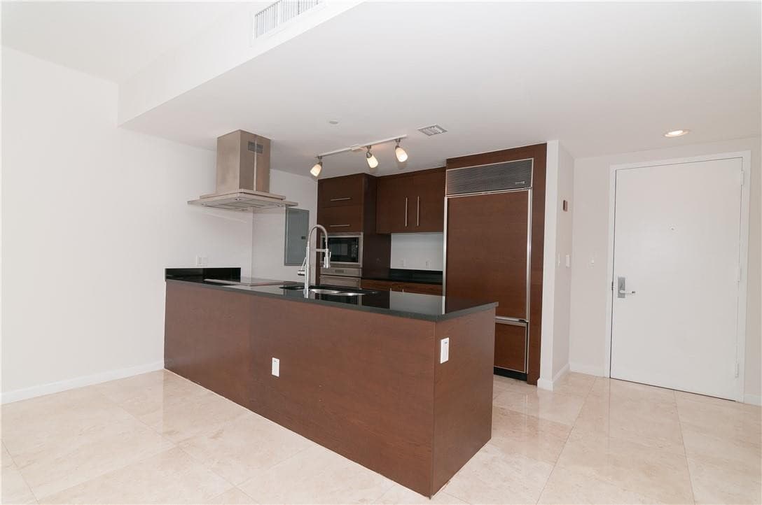 465 Brickell Avenue Bay 419, Miami, FL 33131 — photo 9 of 54