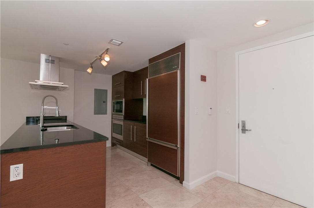 465 Brickell Avenue Bay 419, Miami, FL 33131 — photo 8 of 54