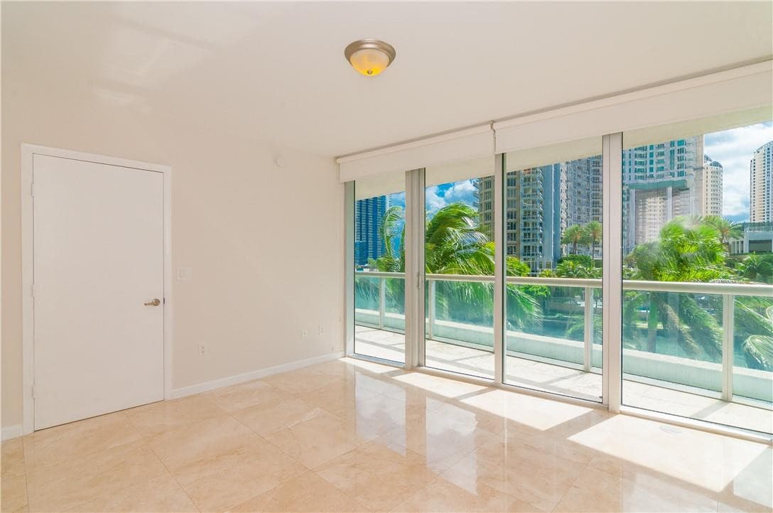 465 Brickell Avenue Bay 419, Miami, FL 33131 — photo 22 of 54