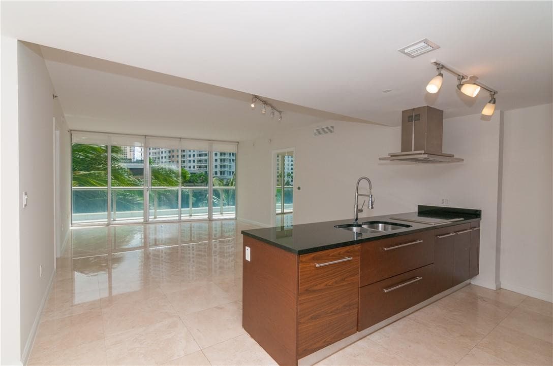 465 Brickell Avenue Bay 419, Miami, FL 33131 — photo 6 of 54