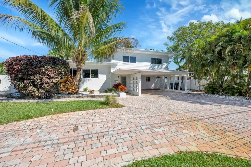 1771 NE 35th Street, Oakland Park, FL 33334 — photo 3 of 44