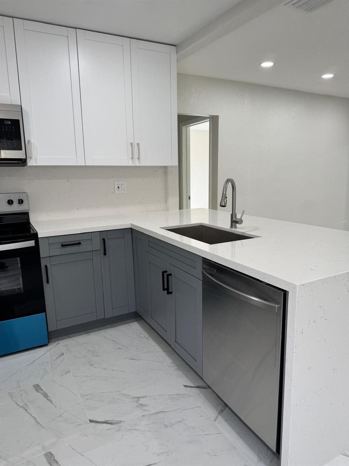 2423 Scott Street, Hollywood, FL 33020 — photo 7 of 17