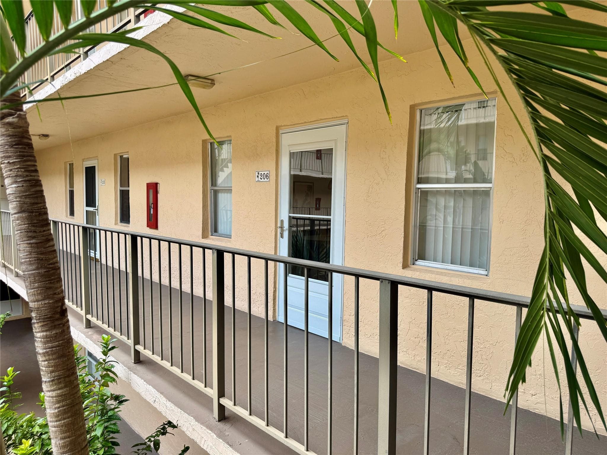 2811 Somerset Drive 206, Lauderdale Lakes, FL 33311 — photo 23 of 28