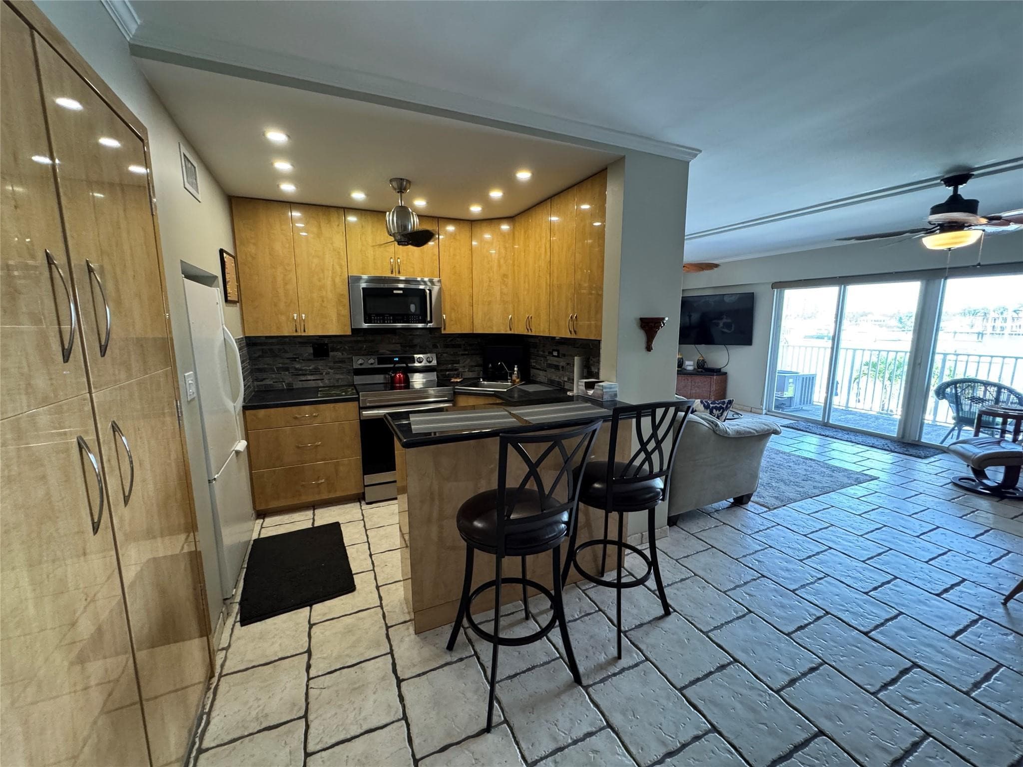 95 N Birch Road 301, Fort Lauderdale, FL 33304 — photo 3 of 58