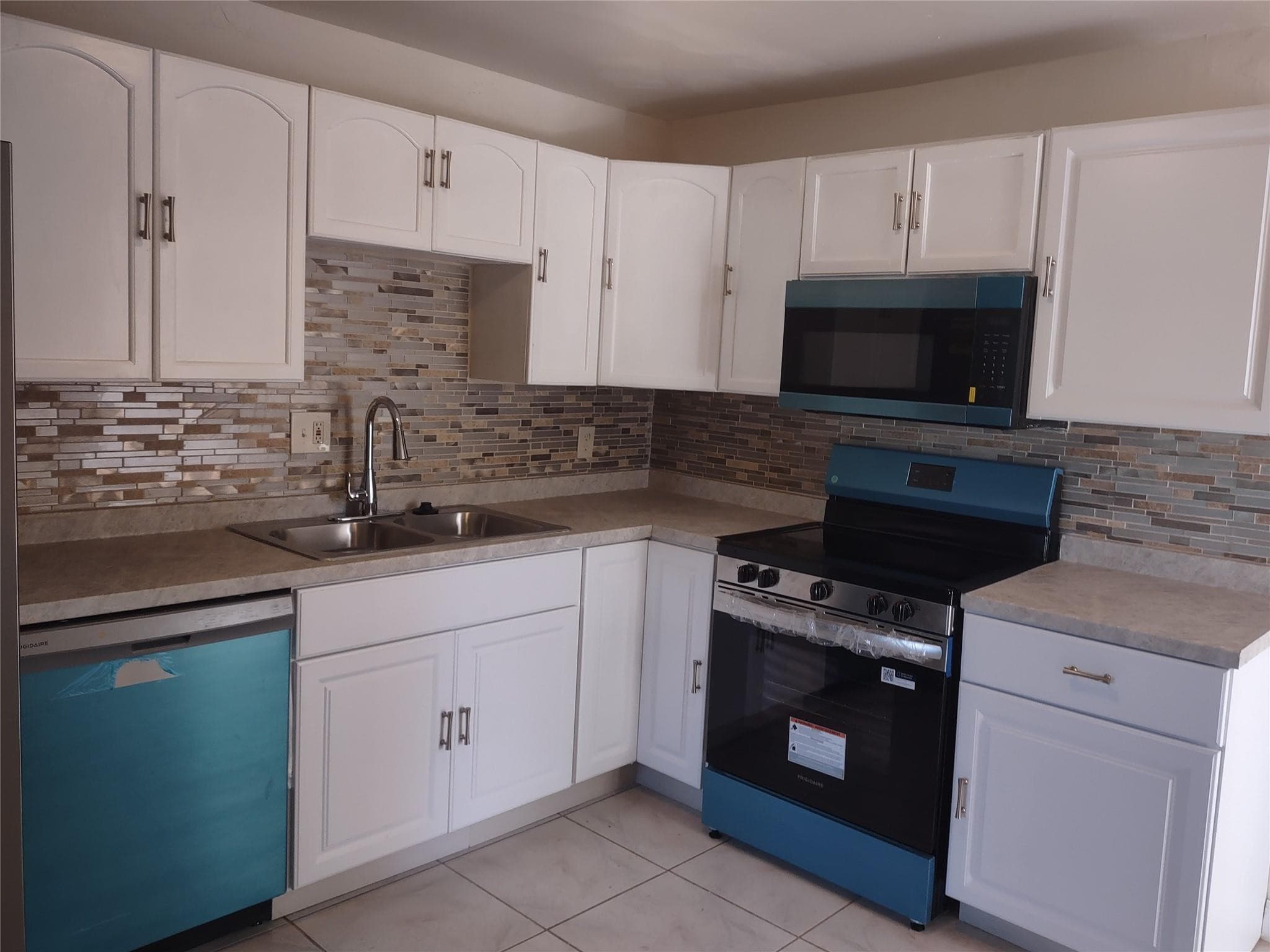 128 Miami Gardens Road, West Park, FL 33023 — photo 5 of 38