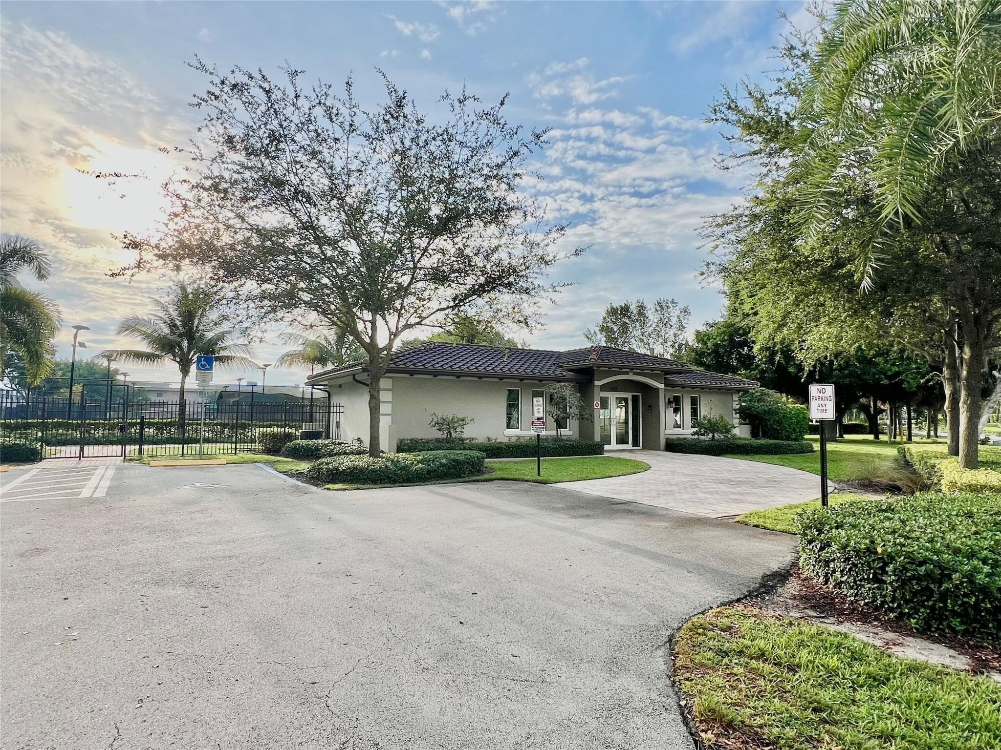 981 Hillcrest Court 306, Hollywood, FL 33021 — photo 21 of 47