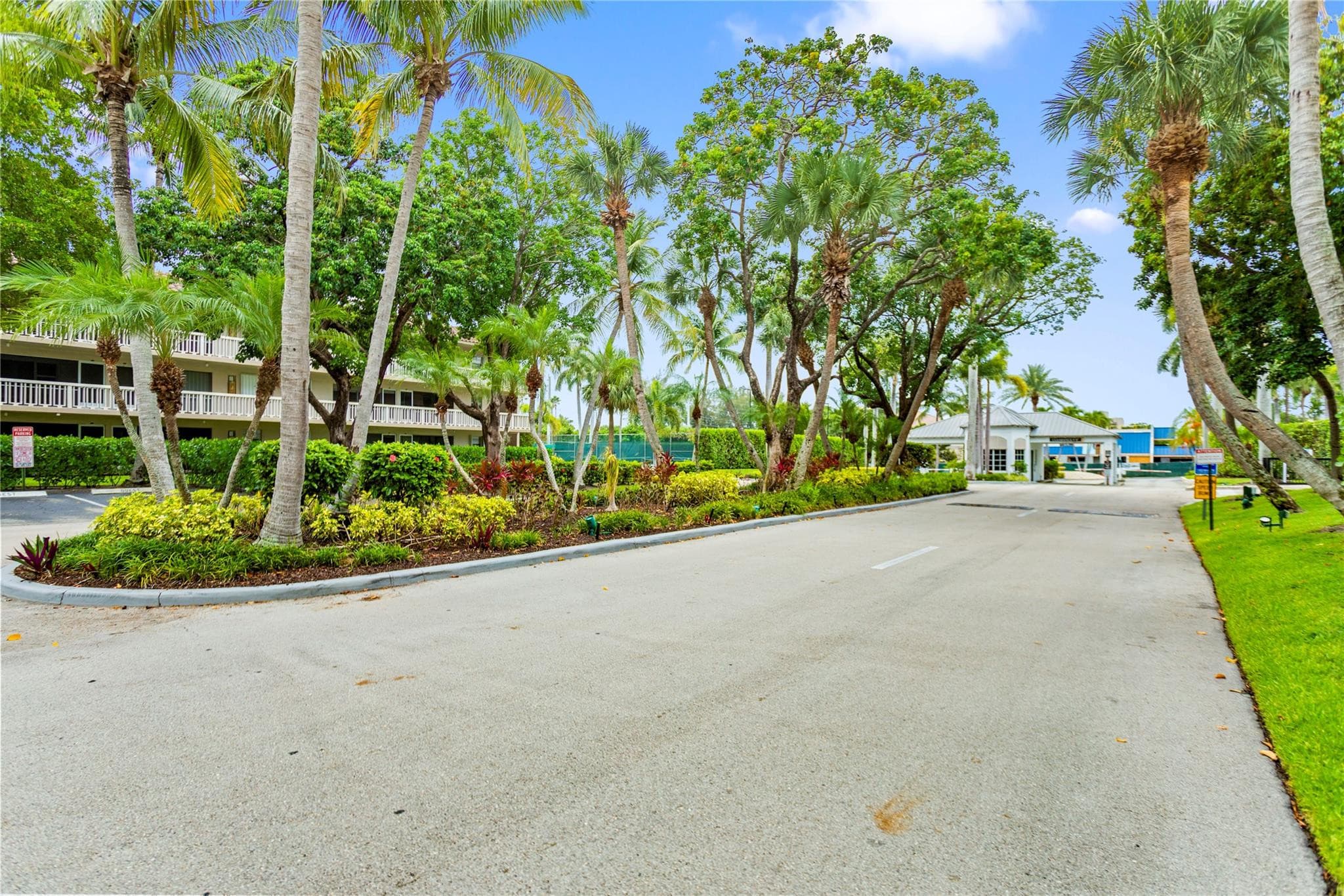 16 Royal Palm Way 302, Boca Raton, FL 33432 — photo 2 of 34
