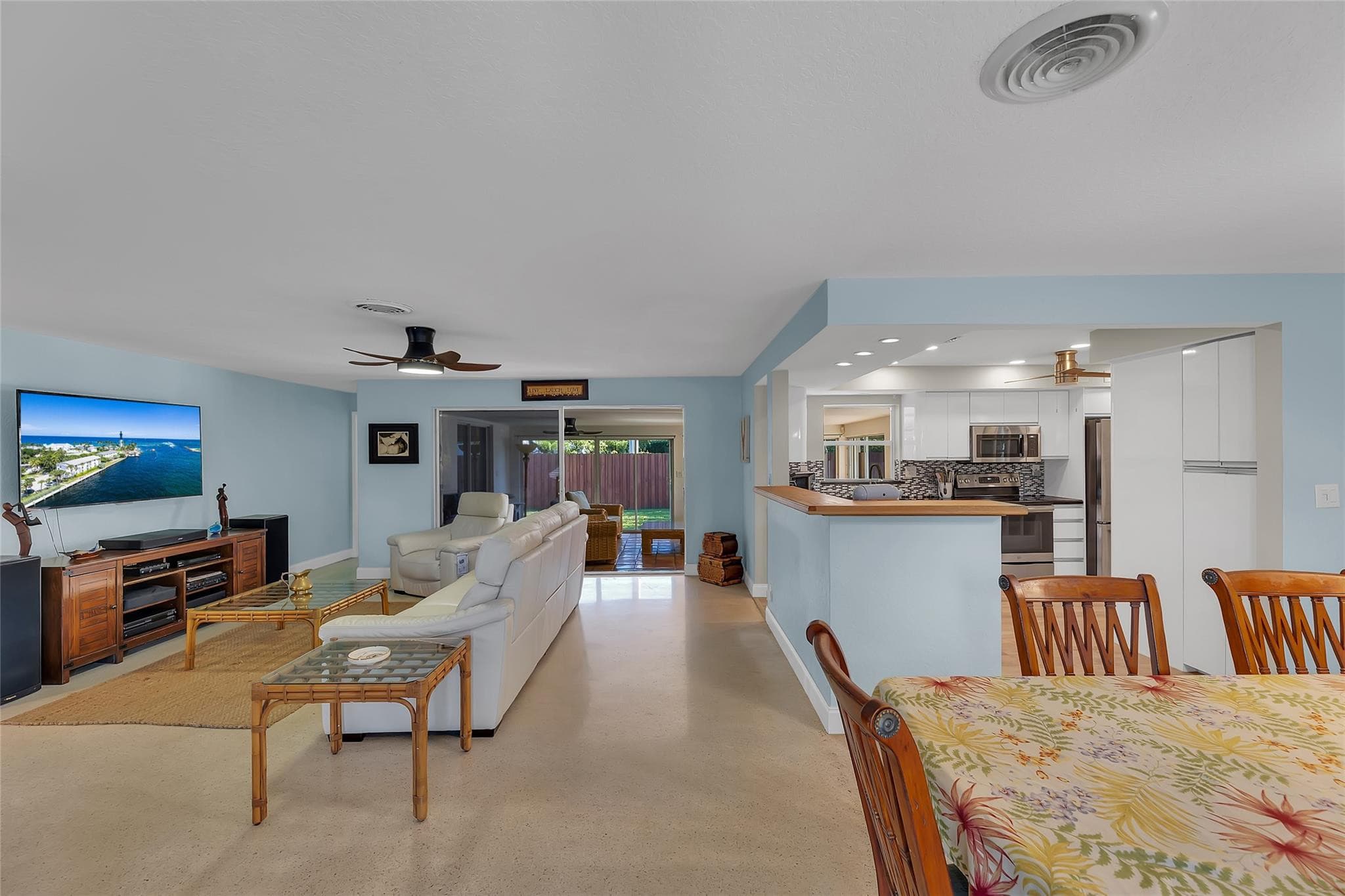 3404 Barton Road, Pompano Beach, FL 33062 — photo 5 of 46
