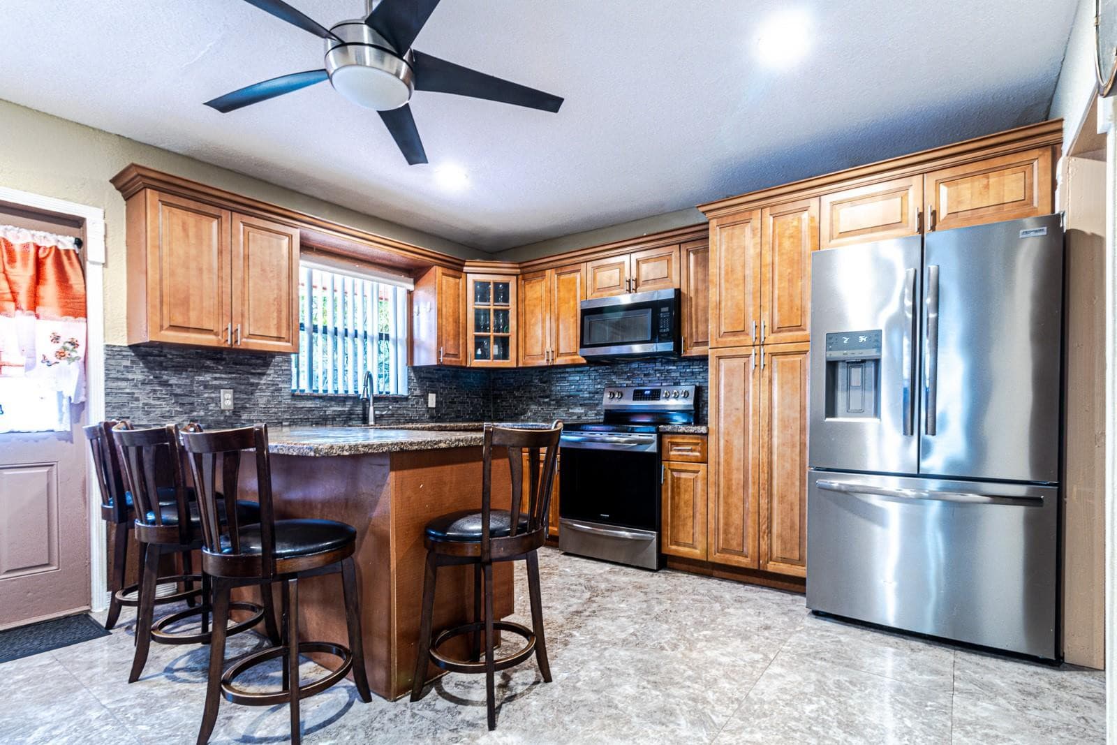 661 SW 28th Way, Fort Lauderdale, FL 33312 — photo 8 of 20