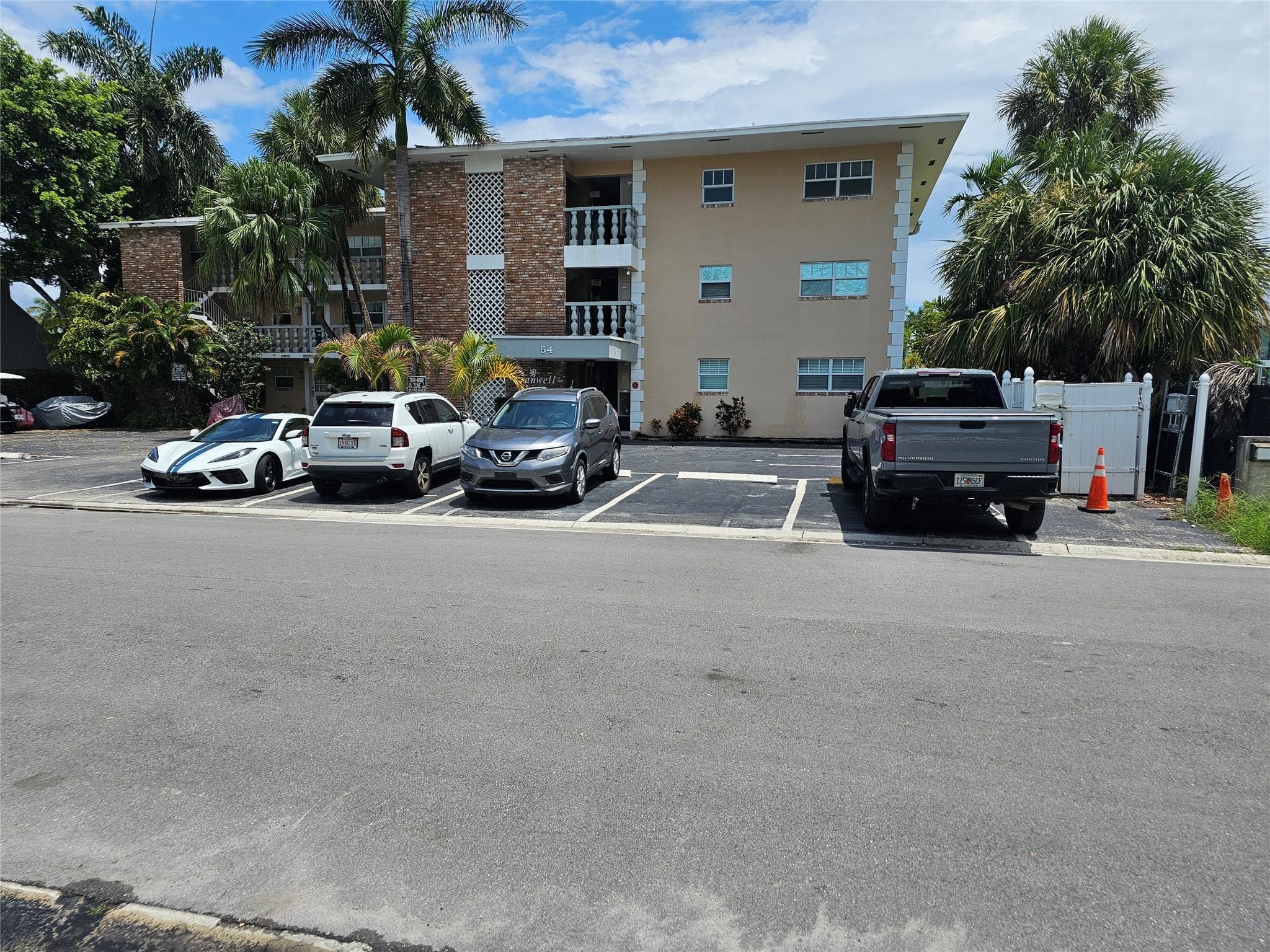 54 Isle Of Venice Drive 3, Fort Lauderdale, FL 33301 — photo 1 of 10