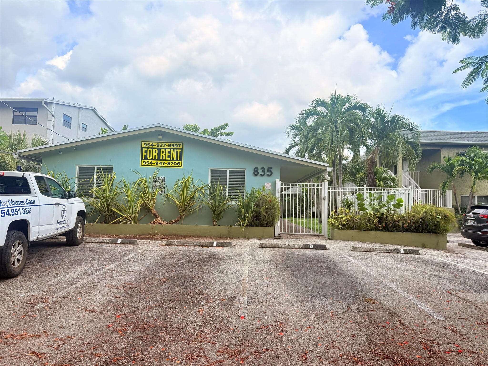 835 NE 18th Court, Fort Lauderdale, FL 33305 — photo 1 of 8