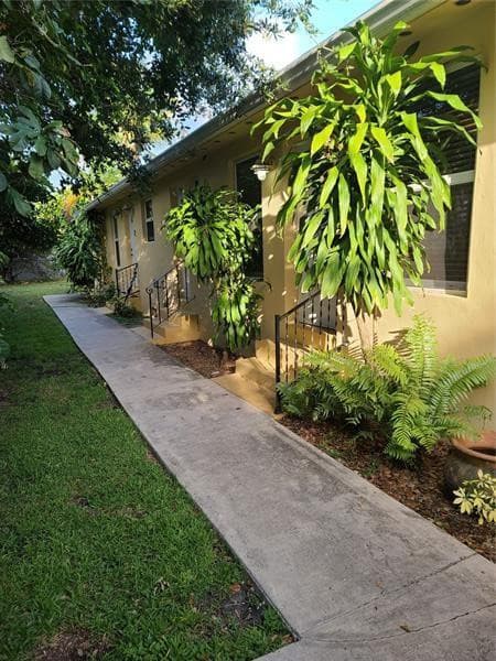 1123 N 17th Avenue, Hollywood, FL 33020 — photo 2 of 15
