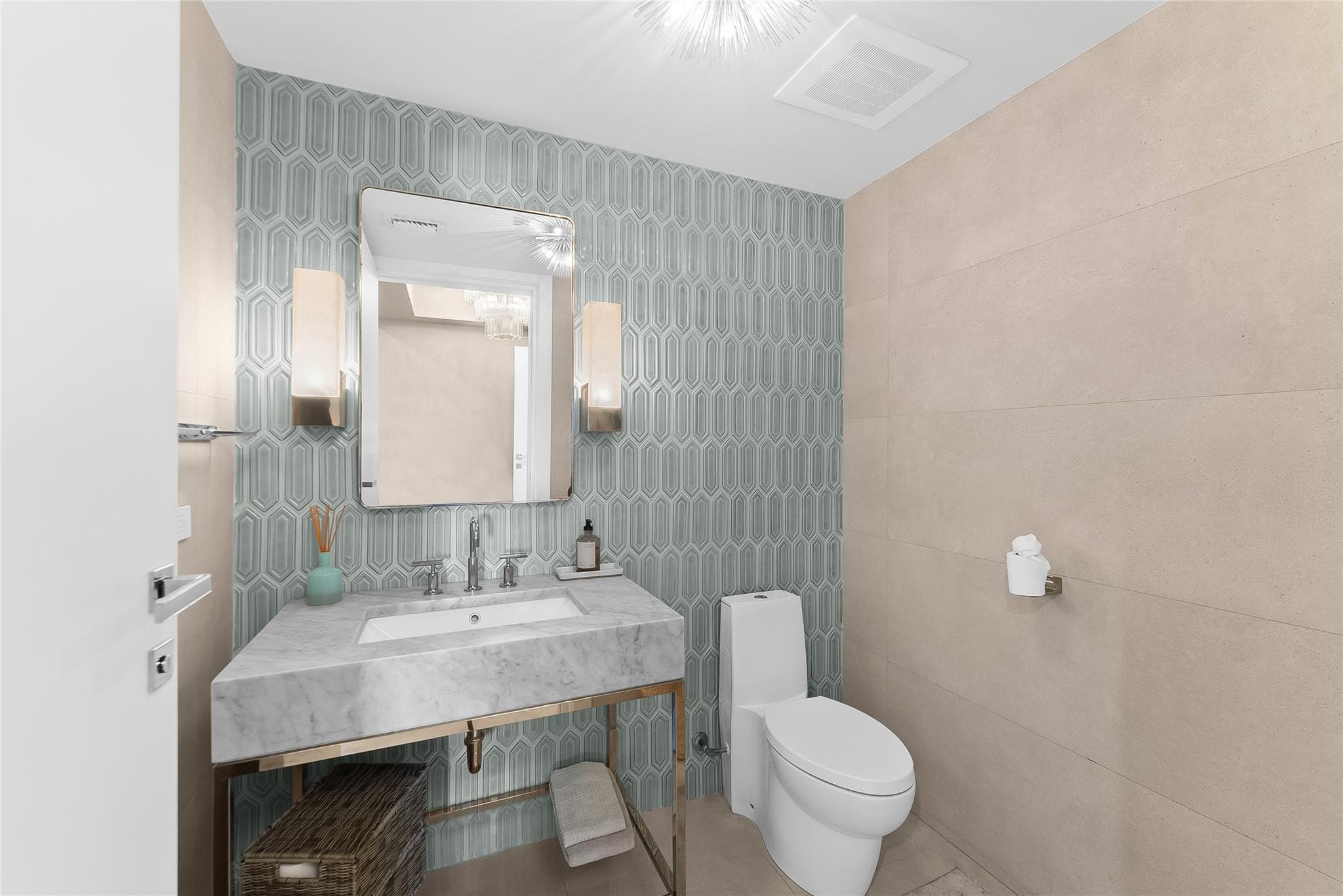 435 Bayshore Drive 702, Fort Lauderdale, FL 33304 — photo 23 of 54