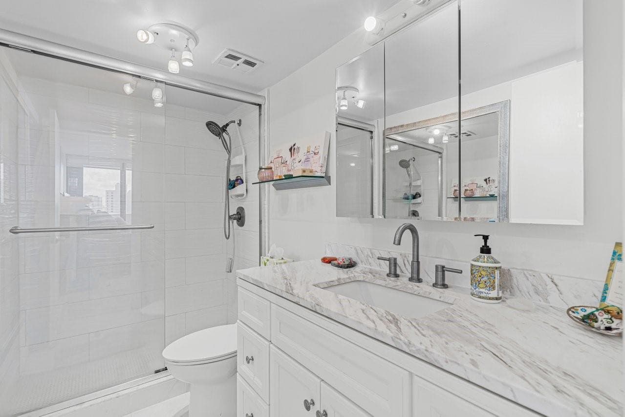 5600 N Flagler Drive 2004, West Palm Beach, FL 33407 — photo 18 of 37