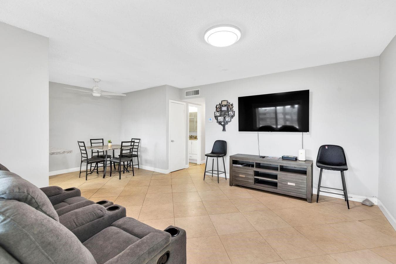 5300 Washington Street D308, Hollywood, FL 33021 — photo 2 of 34