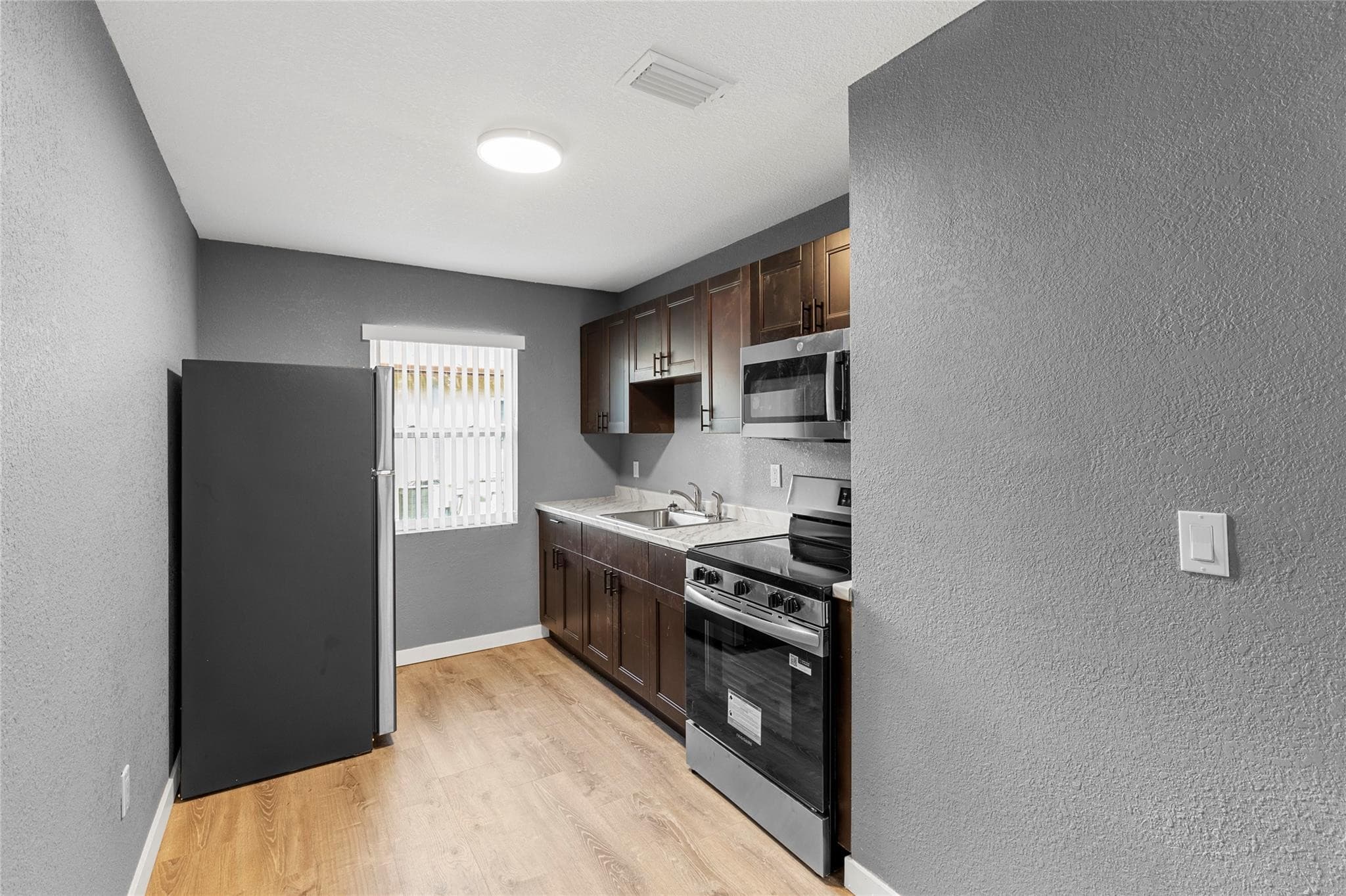 233 NW 12th Court, Pompano Beach, FL 33060 — photo 3 of 24