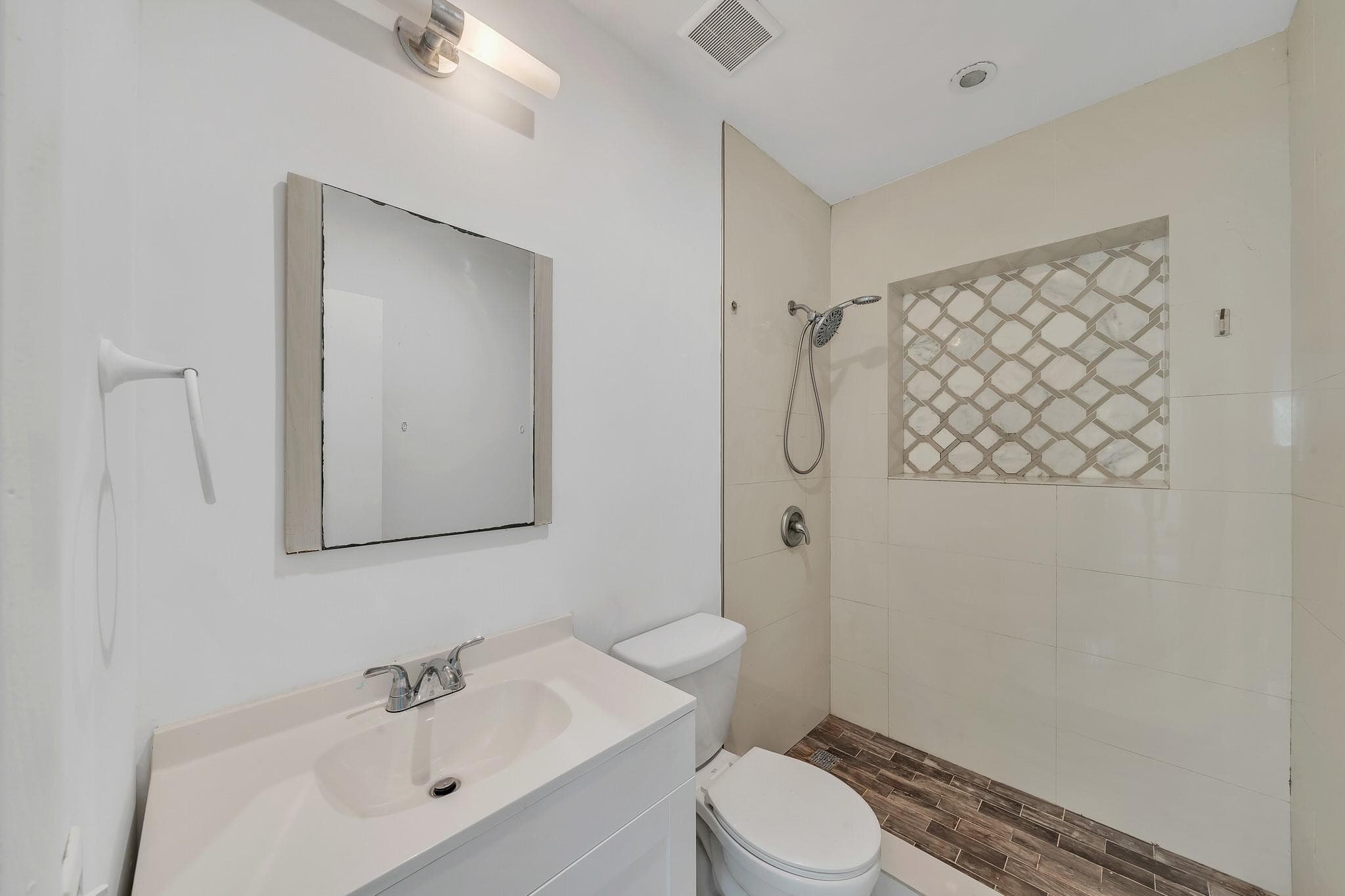 16010 NE 5th Avenue, Miami, FL 33162 — photo 17 of 59