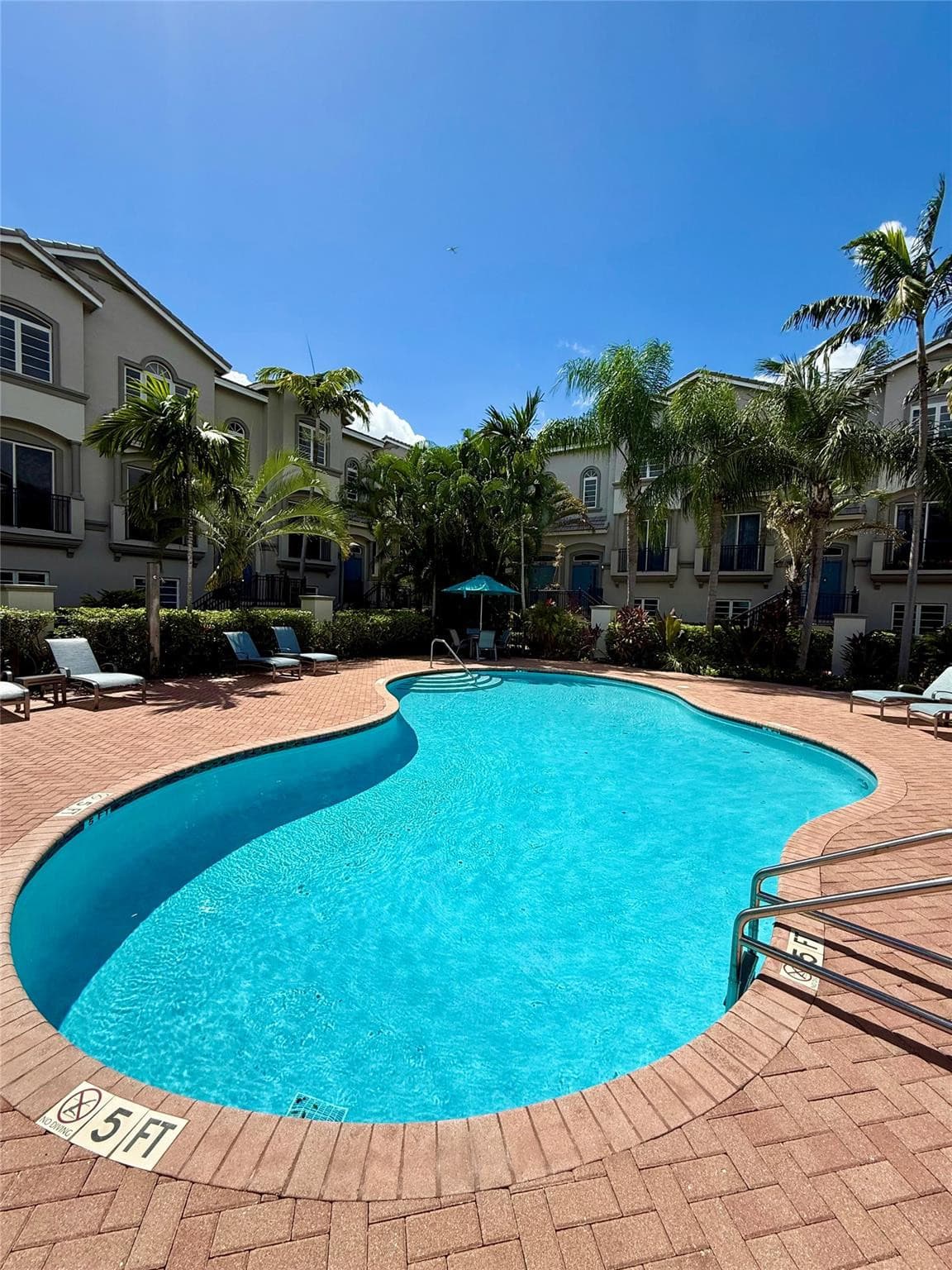 1951 Coral Heights Boulevard 402, Oakland Park, FL 33308 — photo 1 of 19