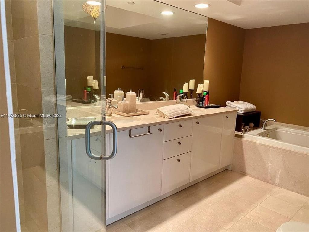 16500 Collins Avenue 2052, Sunny Isles Beach, FL 33160 — photo 21 of 33