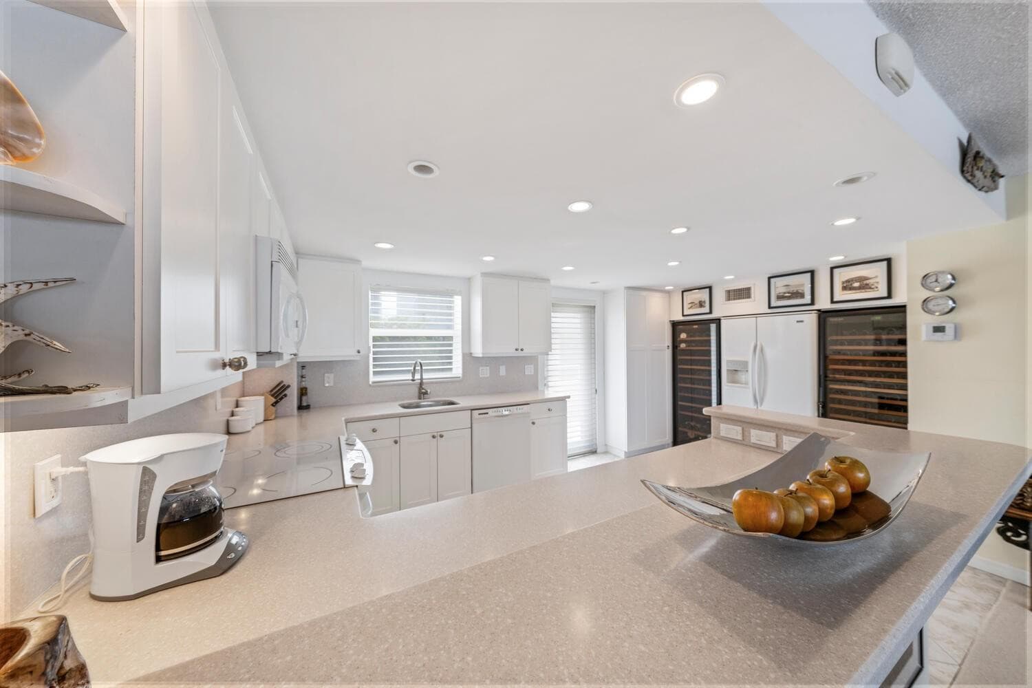 215 N Birch Road 4c, Fort Lauderdale, FL 33304 — photo 13 of 32
