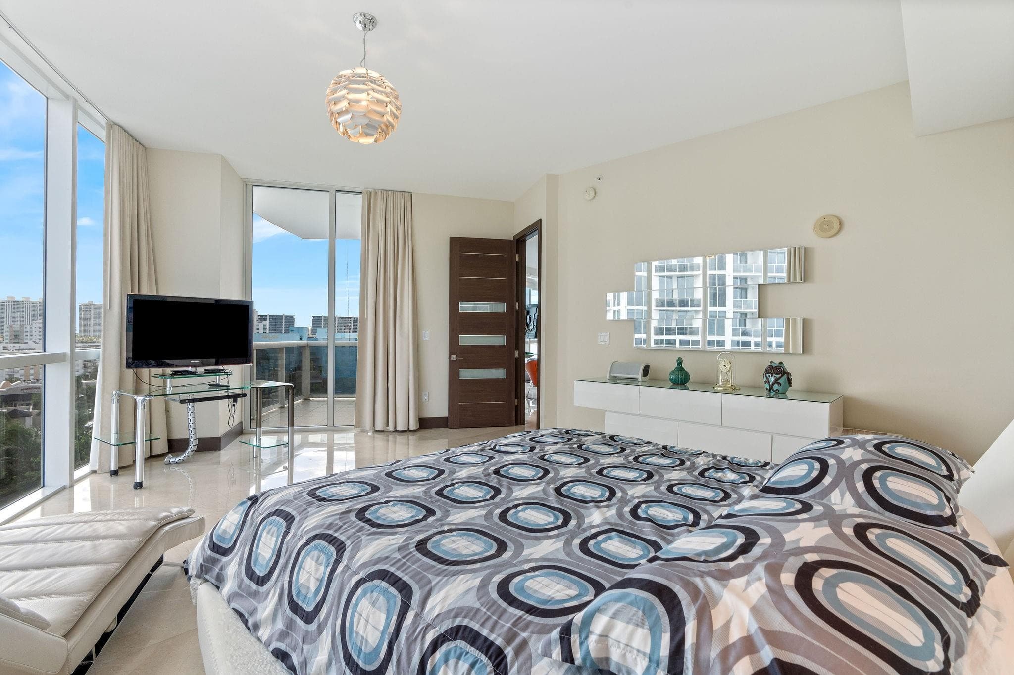 18101 Collins Avenue 801, Sunny Isles Beach, FL 33160 — photo 19 of 57