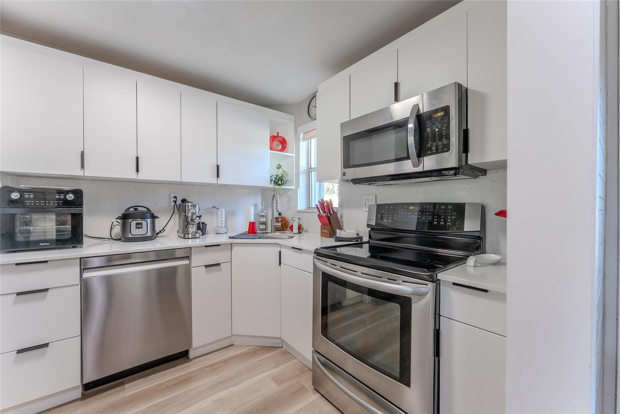 8900 Washington Boulevard 115, Pembroke Pines, FL 33025 — photo 4 of 34