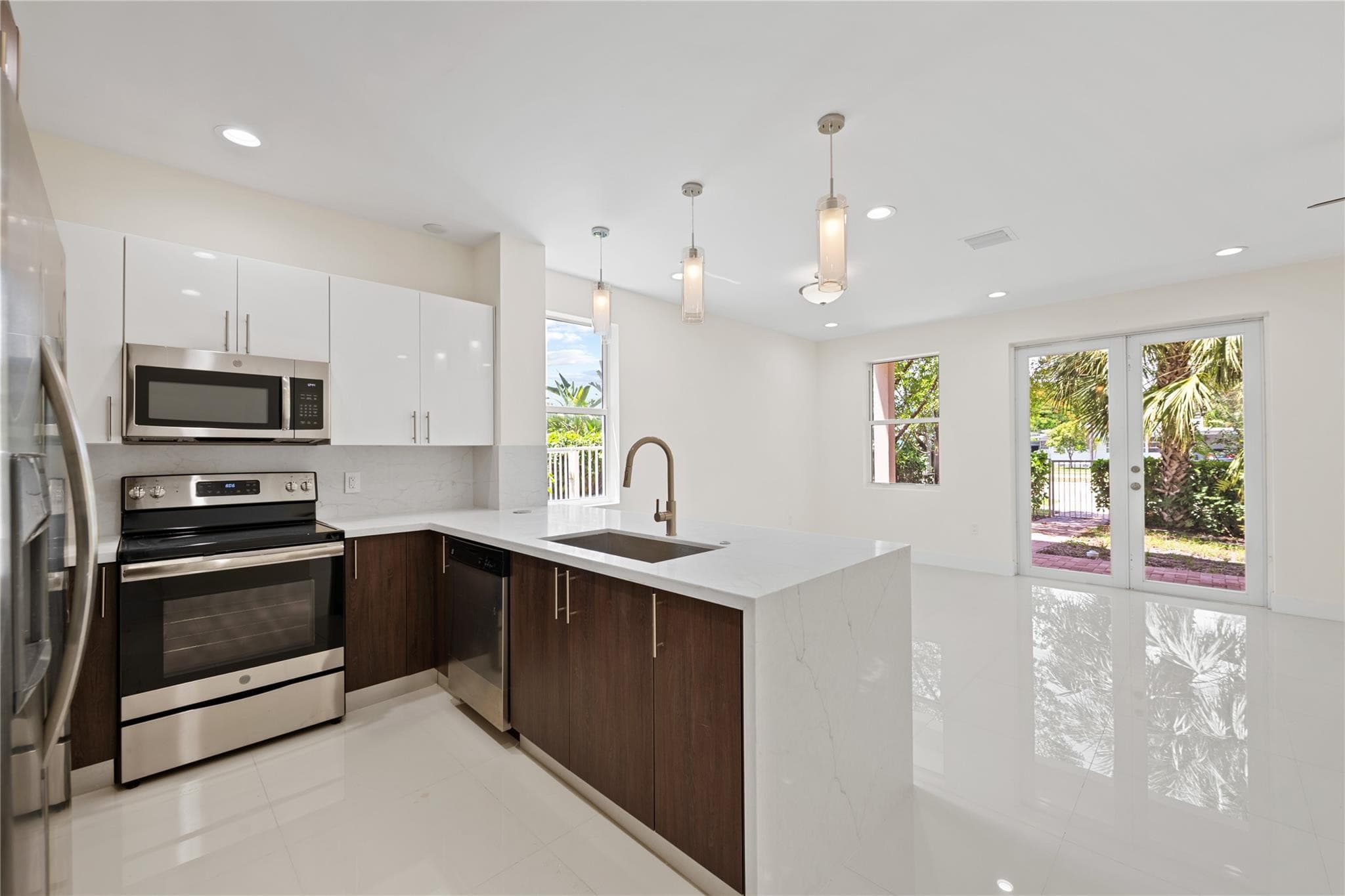 1434 SW 4th Avenue 1434, Fort Lauderdale, FL 33315 — photo 2 of 32