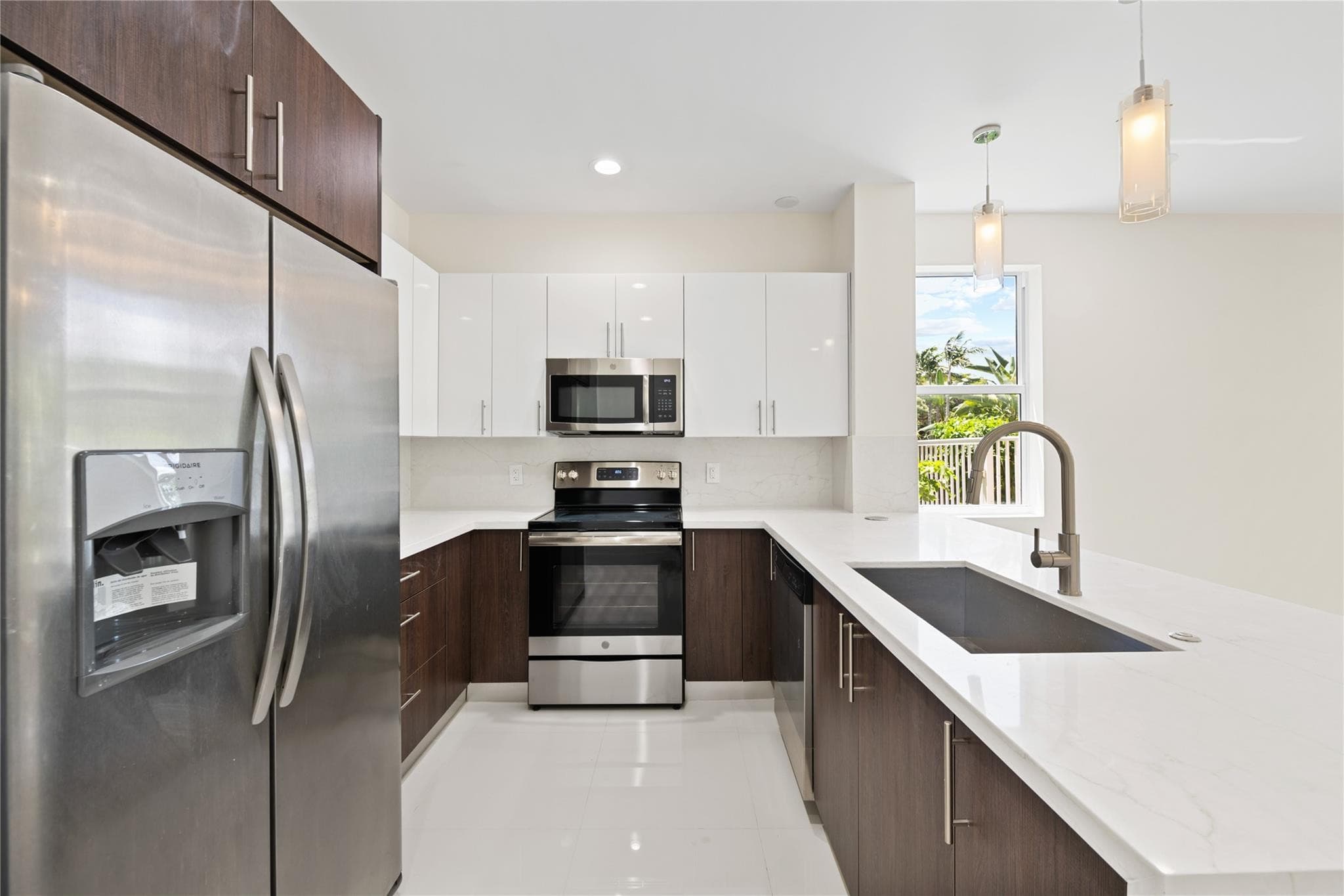 1434 SW 4th Avenue 1434, Fort Lauderdale, FL 33315 — photo 4 of 32