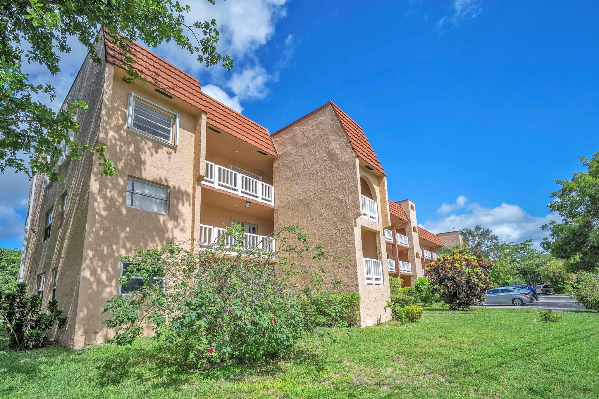 9301 Sunrise Lakes Boulevard 207, Sunrise, FL 33322 — photo 38 of 43