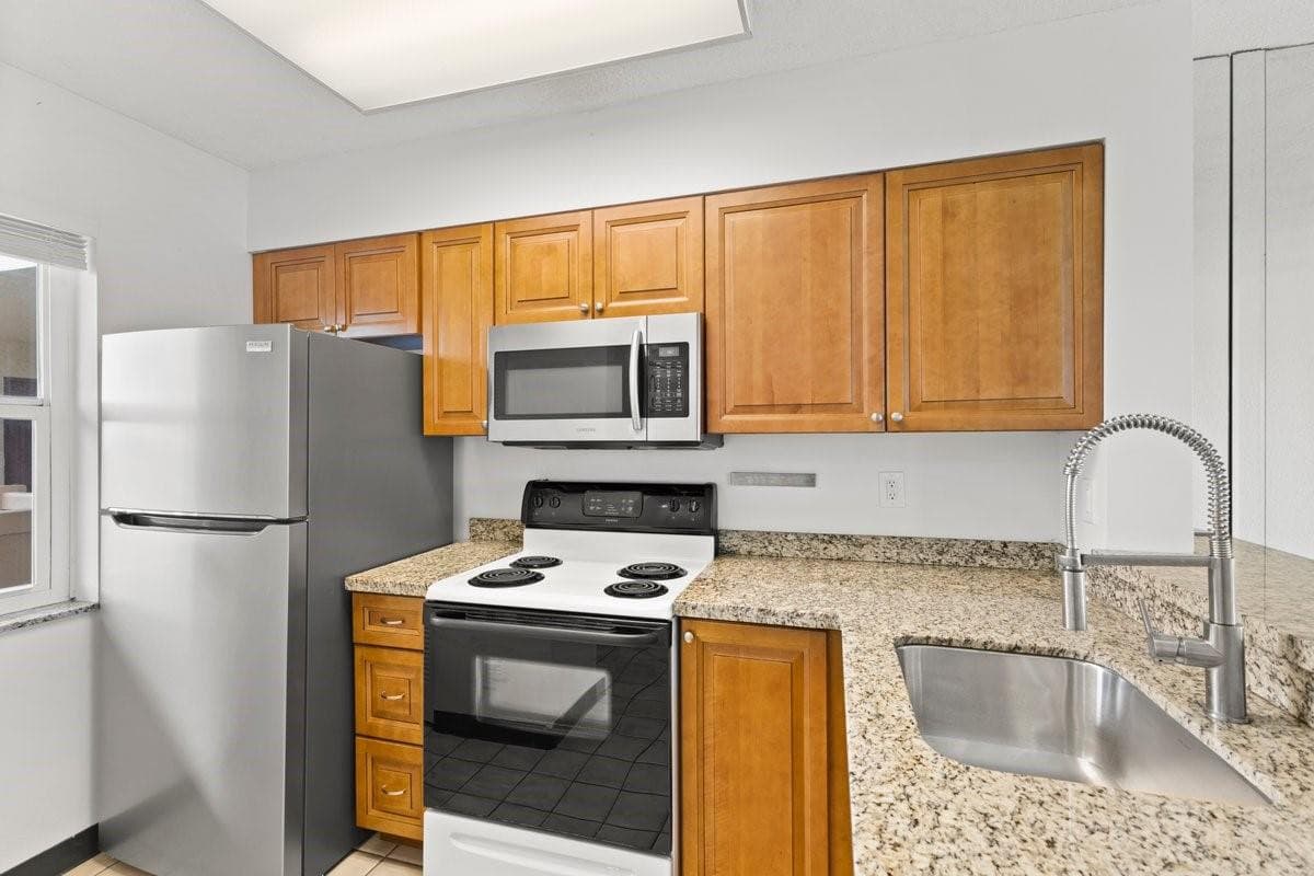 2106 S Cypress Bend Drive 506, Pompano Beach, FL 33069 — photo 4 of 32