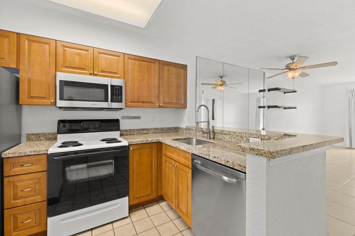 2106 S Cypress Bend Drive 506, Pompano Beach, FL 33069 — photo 5 of 32