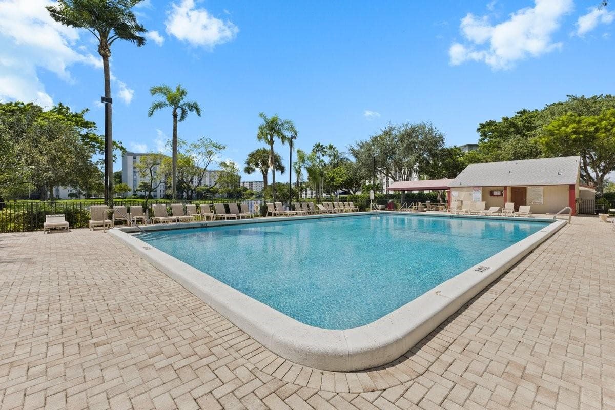 2106 S Cypress Bend Drive 506, Pompano Beach, FL 33069 — photo 30 of 32