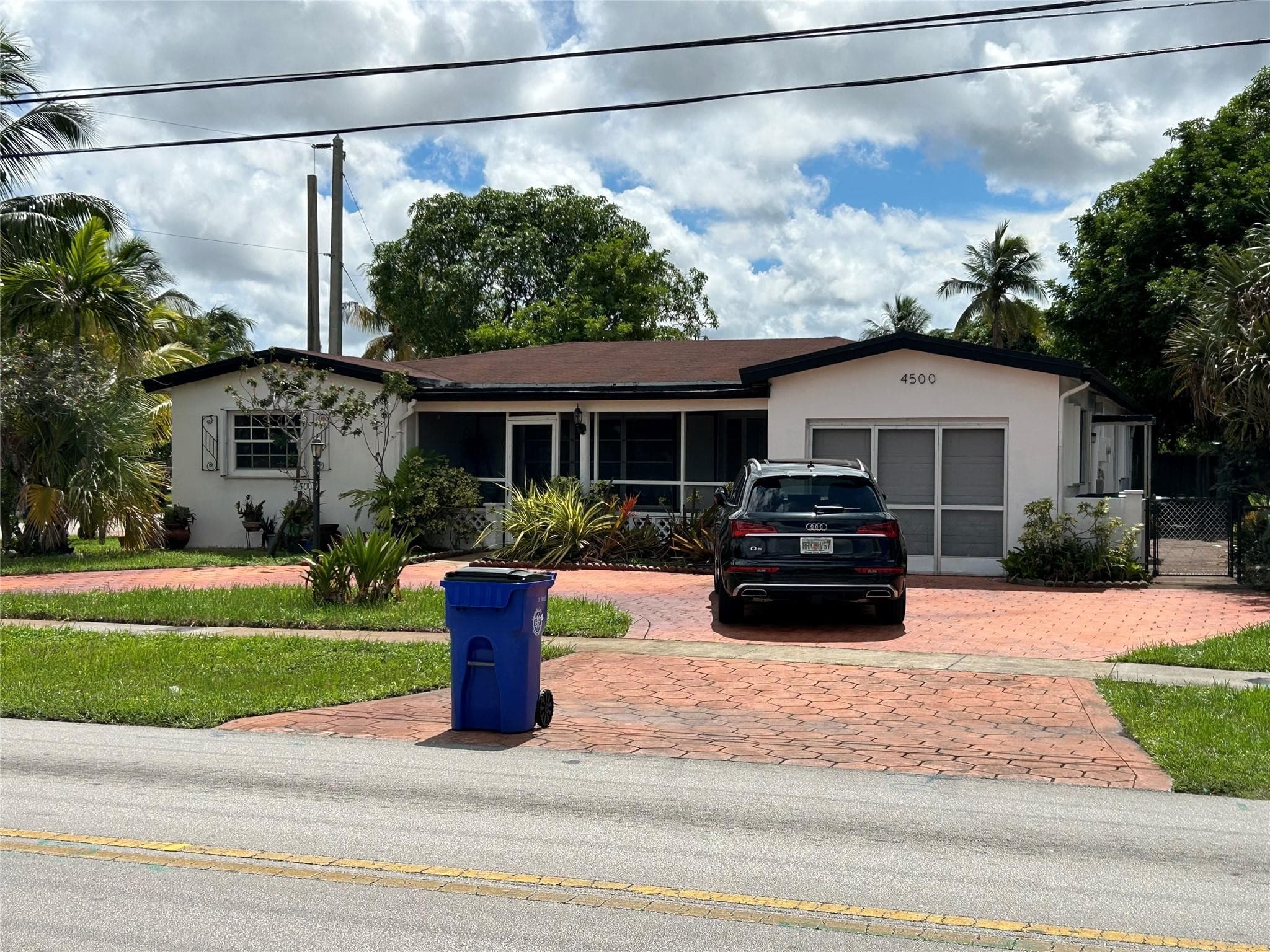 Single Family Residence in Lauderdale Lakes — photo 8 of 36