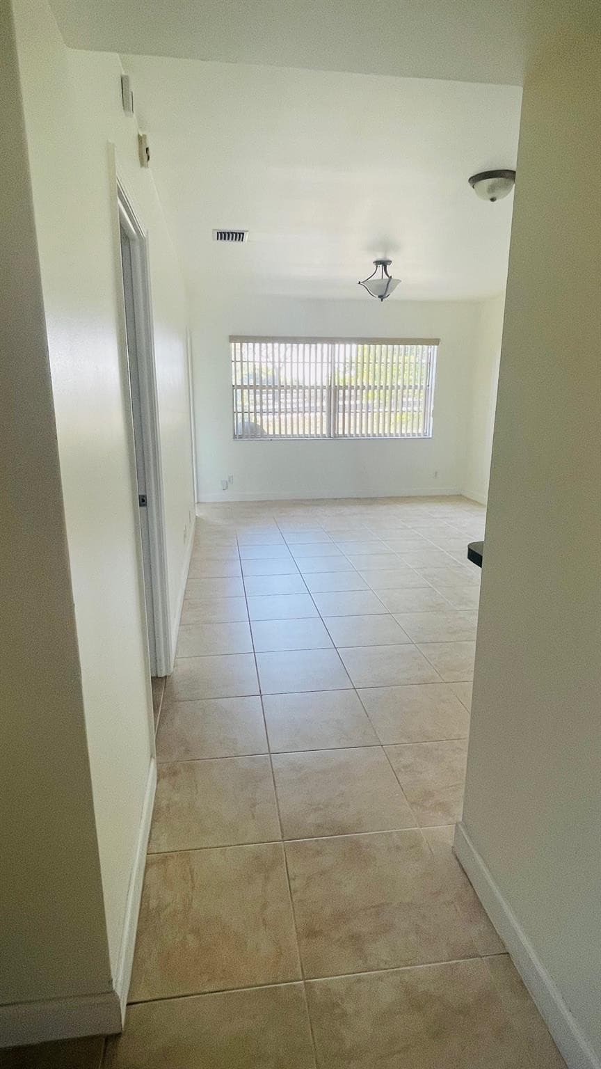 5111 W Oakland Park Boulevard 306, Lauderdale Lakes, FL 33313 — photo 9 of 13