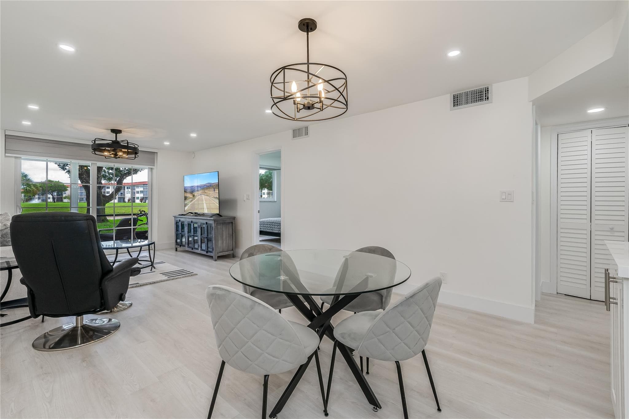 411 S Hollybrook Drive 109, Pembroke Pines, FL 33025 — photo 7 of 61