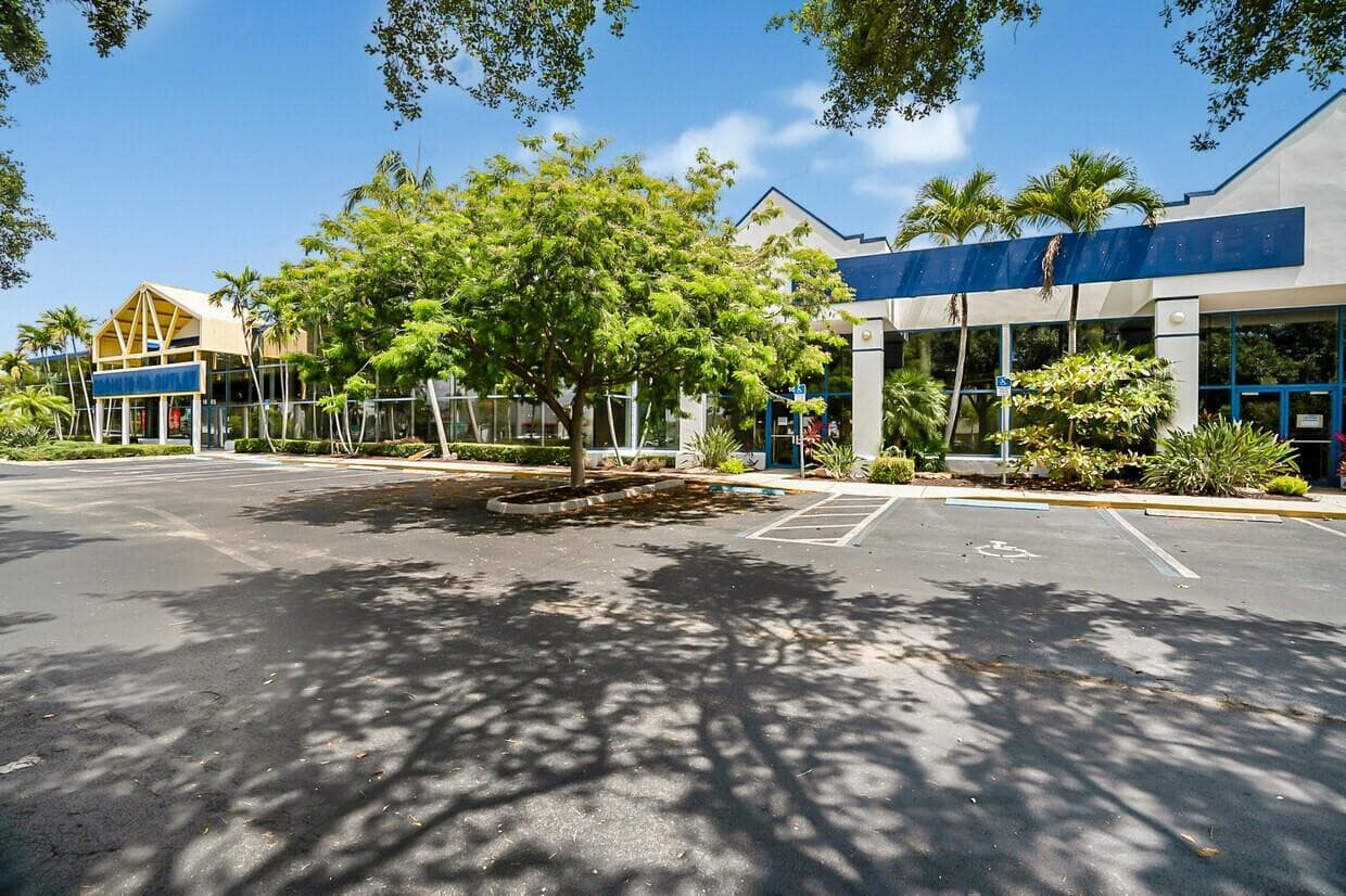 1605 W Oakland Park Boulevard, Oakland Park, FL 33311 — photo 3 of 14