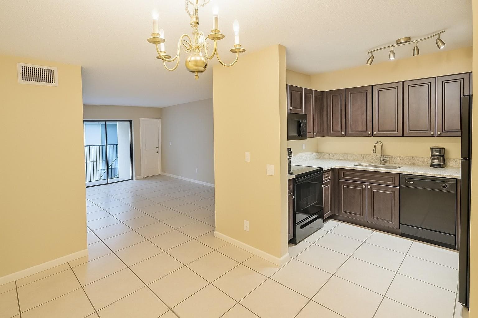 11340 Royal Palm Boulevard 11340, Coral Springs, FL 33065 — photo 6 of 19