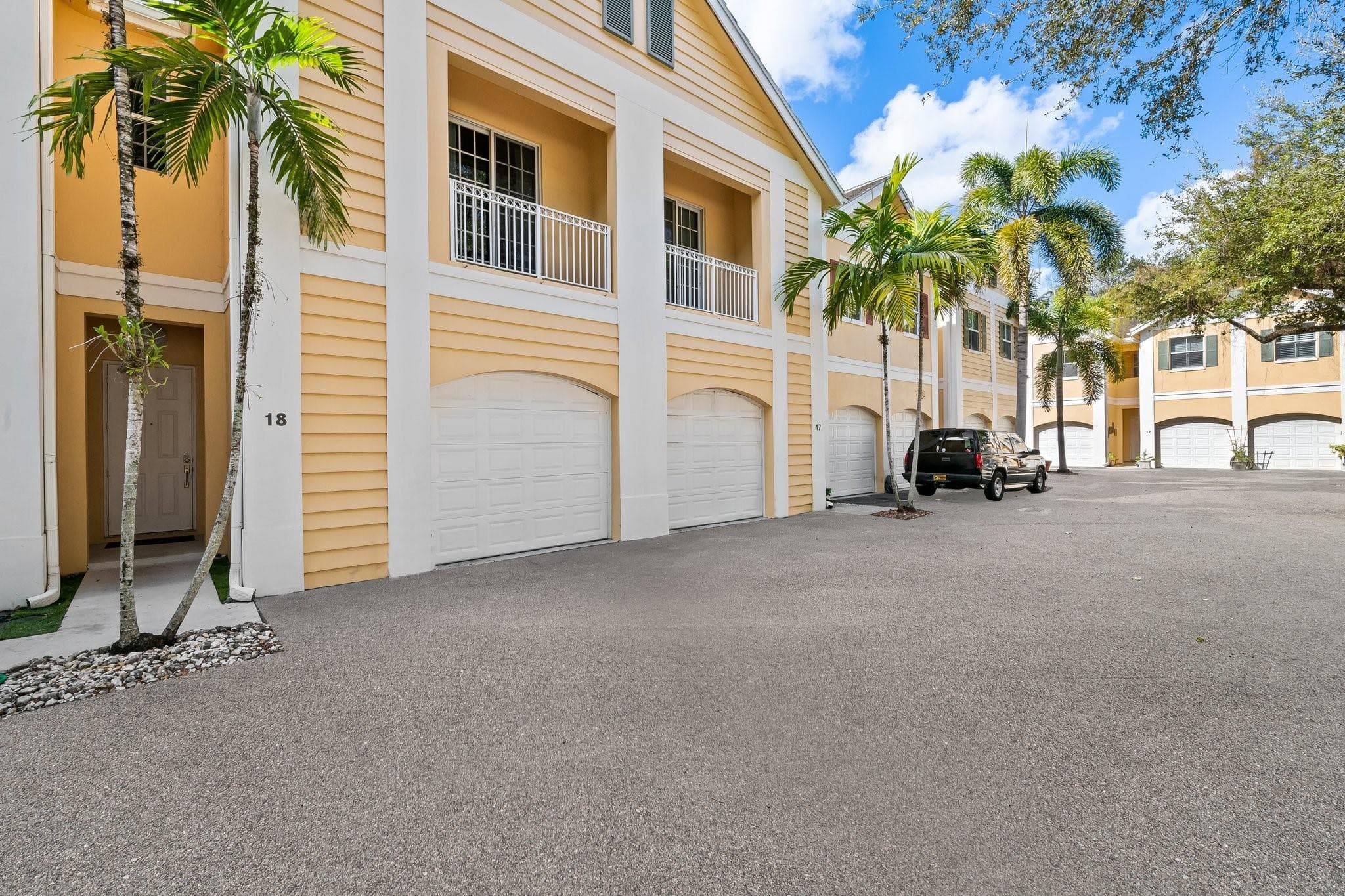 515 SW 18th Avenue 18, Fort Lauderdale, FL 33312 — photo 2 of 25