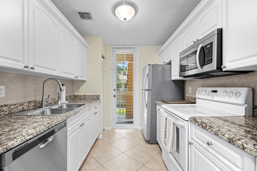 4784 S Central Boulevard 22, Jupiter, FL 33458 — photo 6 of 18