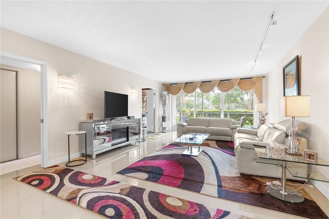 3800 Oaks Clubhouse Drive 110, Pompano Beach, FL 33069 — photo 2 of 57