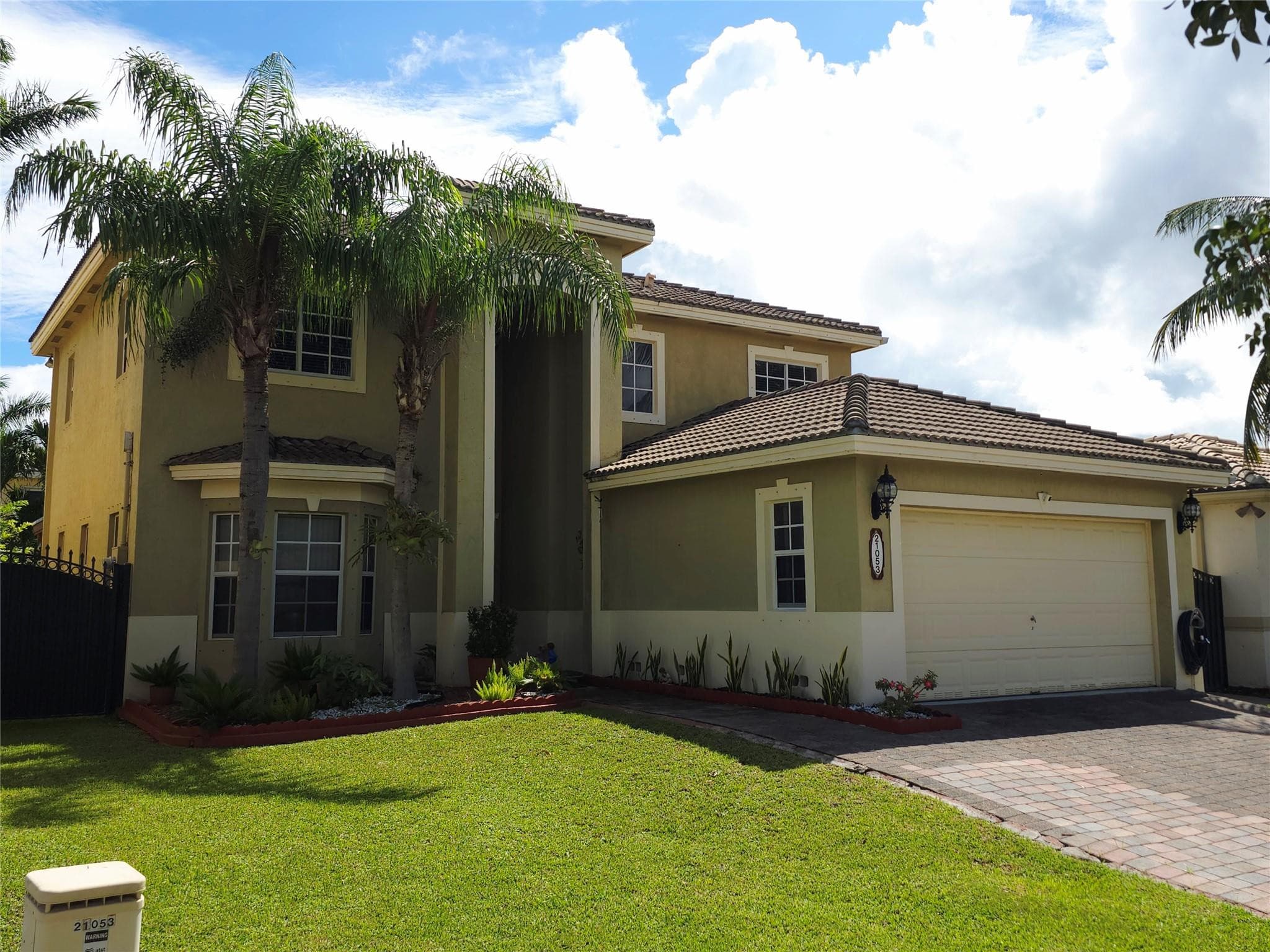 21053 SW 88th Place, Cutler Bay, FL 33189 — photo 3 of 37