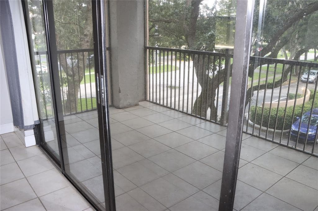 Condominium in Plantation — photo 14 of 19
