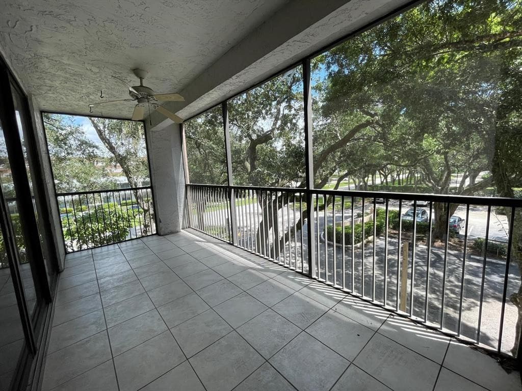 Condominium in Plantation — photo 15 of 19
