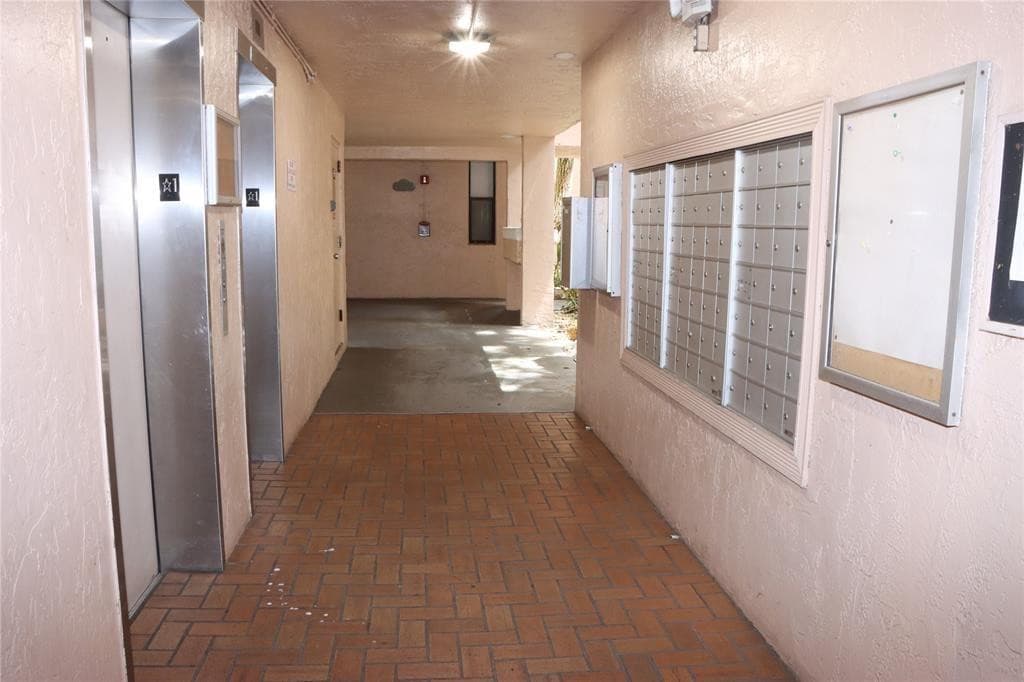 Condominium in Plantation — photo 16 of 19