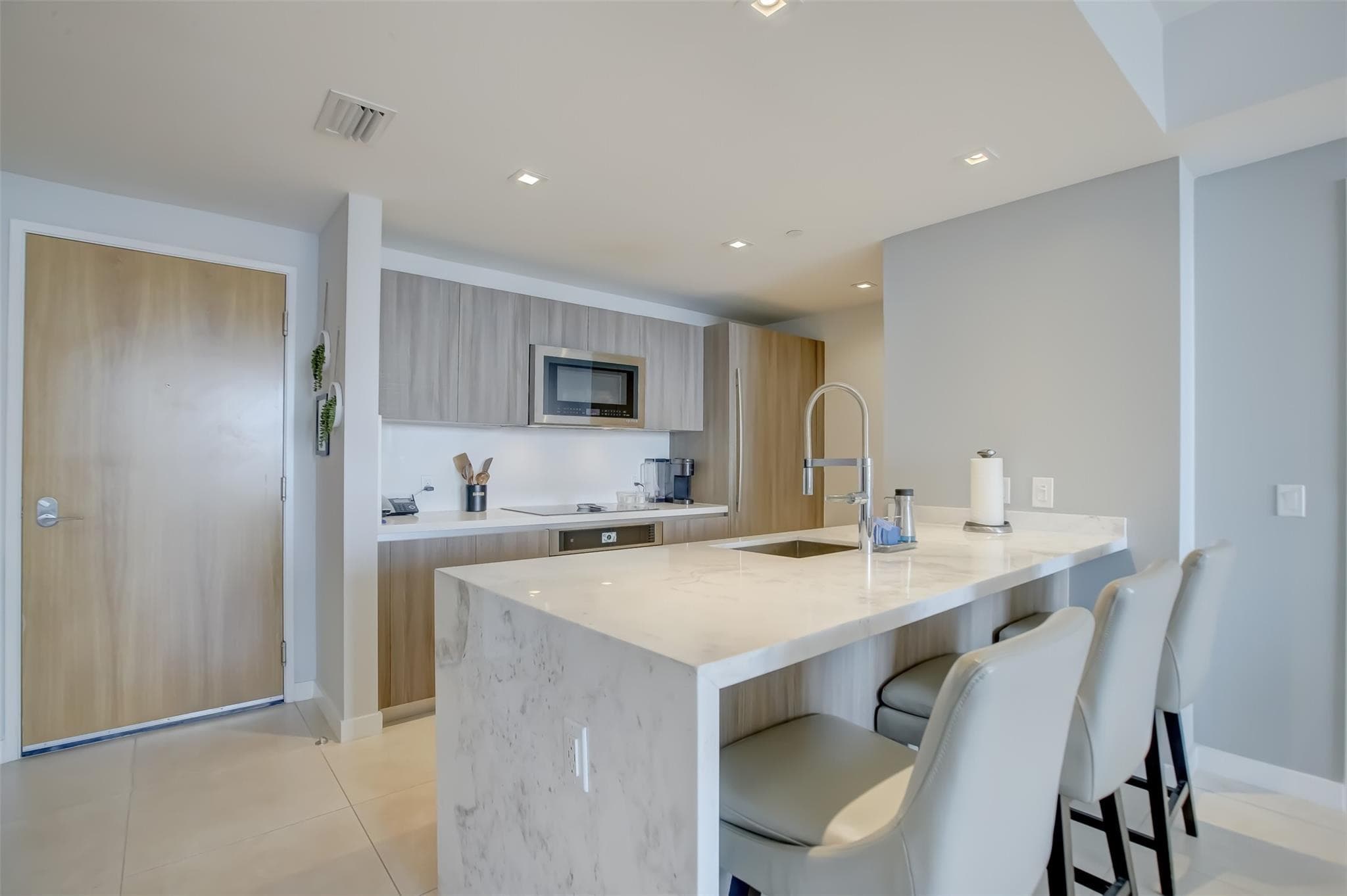 401 N Birch Road 705, Fort Lauderdale, FL 33304 — photo 14 of 41