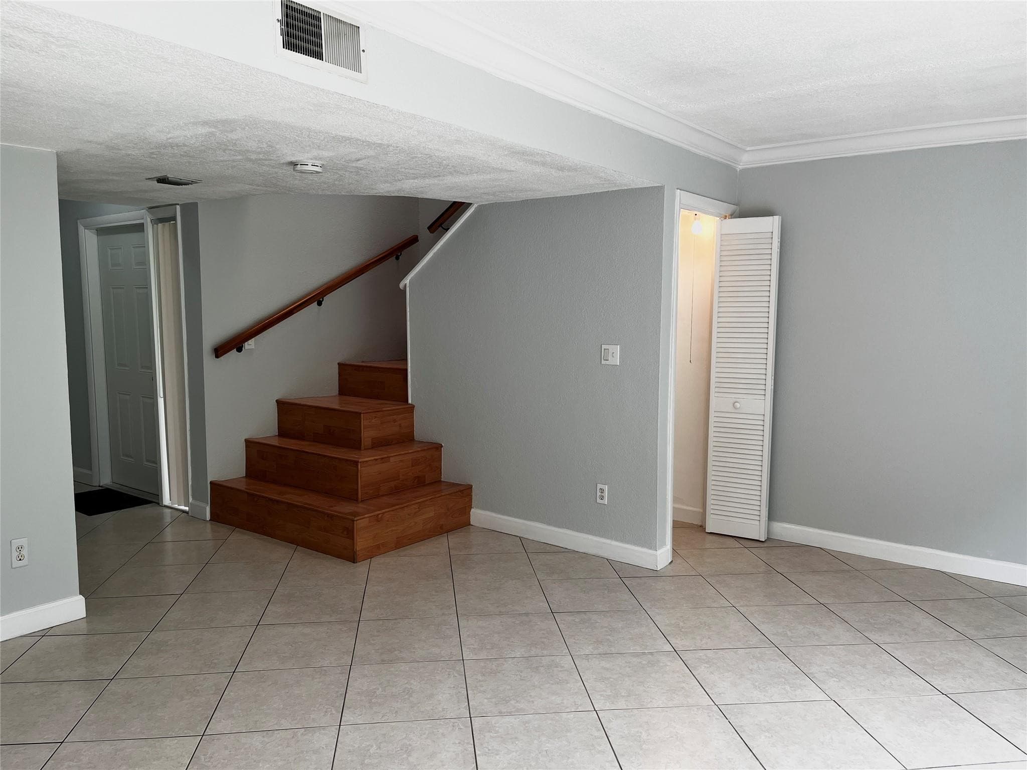 8149 Lagos De Campo Boulevard B-1, Fort Lauderdale, FL 33321 — photo 12 of 44