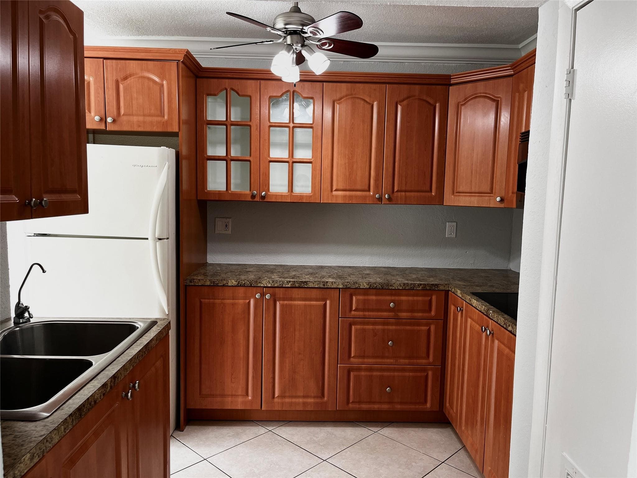 8149 Lagos De Campo Boulevard B-1, Fort Lauderdale, FL 33321 — photo 14 of 44